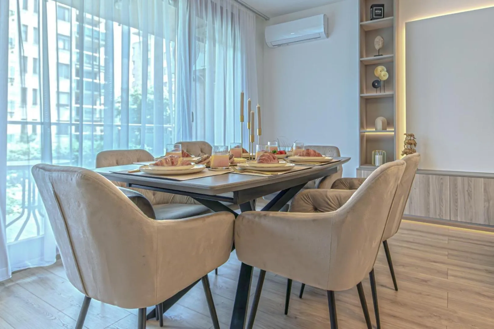 Apartment Dioro Luxury Residence Budapest- Steps From The Danube ,Free Parking